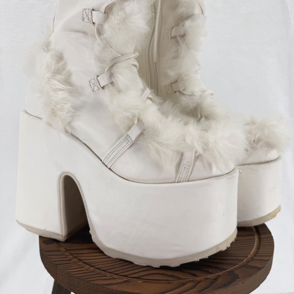 Demonia Camel - 311 Vegan Platform Boots Size 7 White Faux Fur Festival Rave - Picture 3 of 14